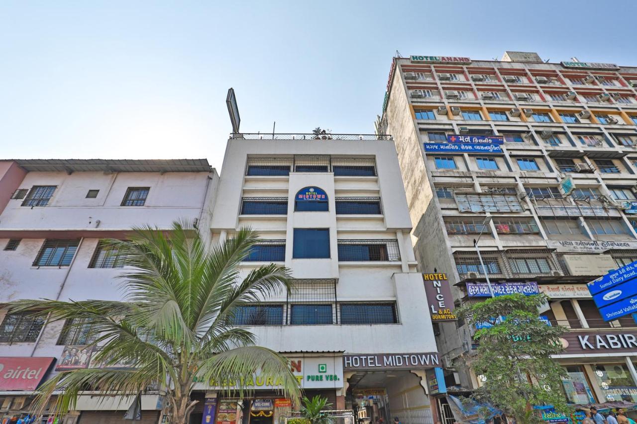 Hotel Midtown Surat Exterior photo